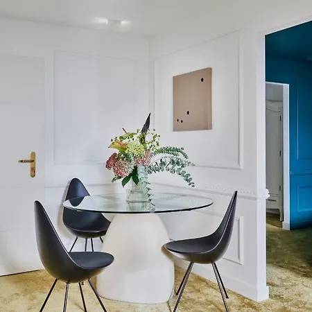 Halcyon Days Люксембург