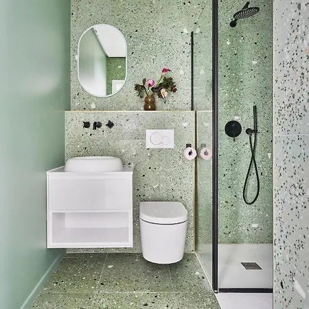 아파트 Halcyon Days