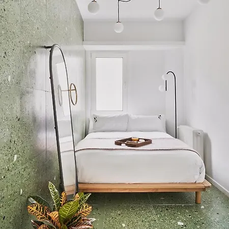 아파트 Halcyon Days